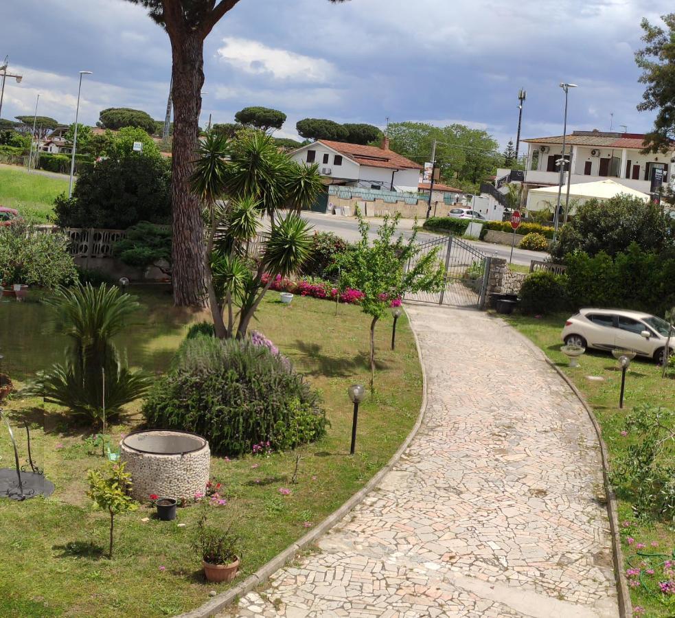 Regina Sul Mare Villa Terracina Buitenkant foto