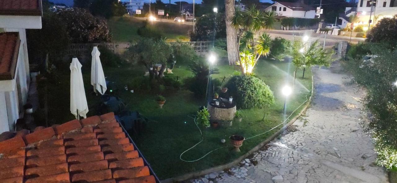 Regina Sul Mare Villa Terracina Buitenkant foto