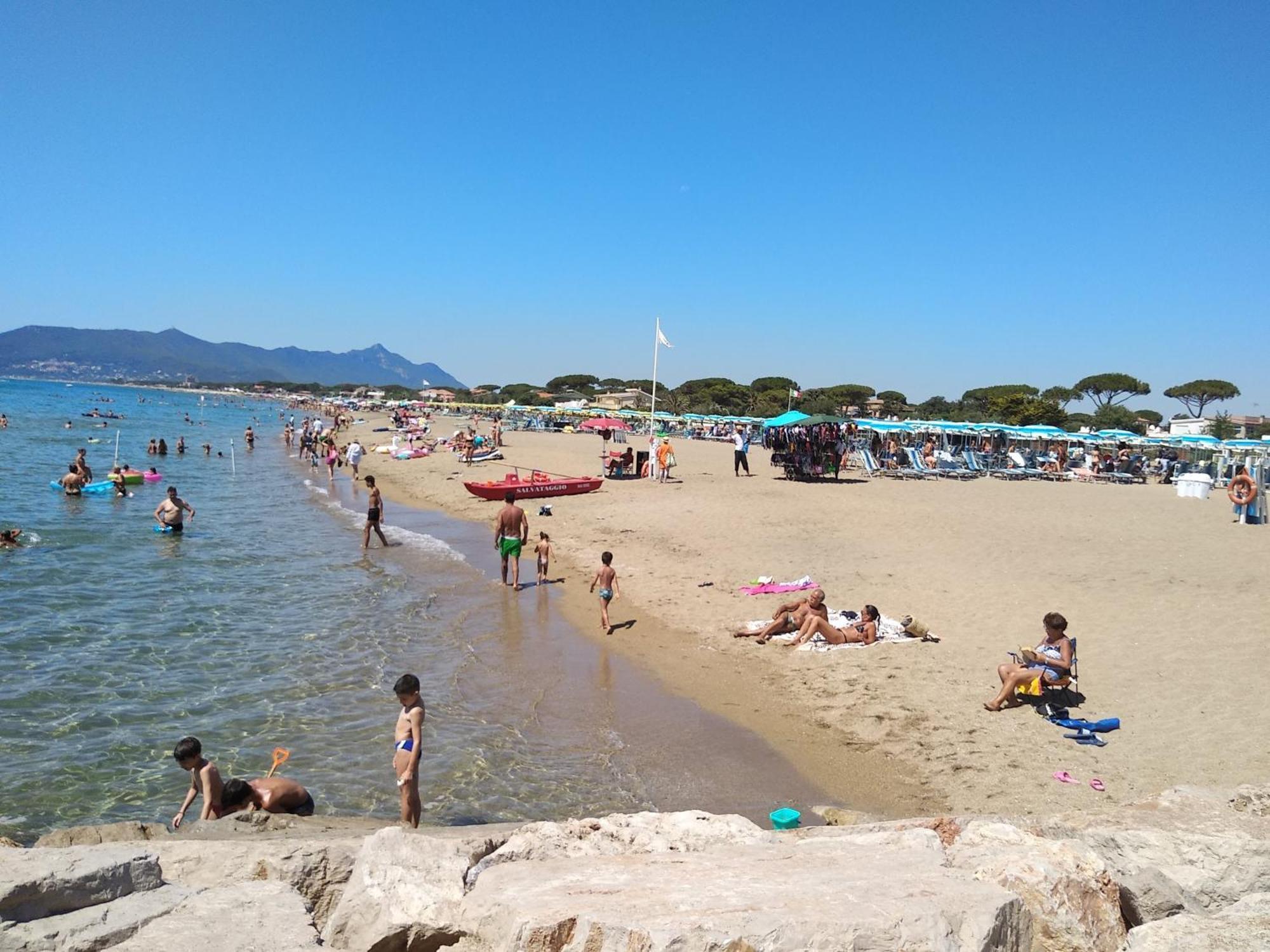 Regina Sul Mare Villa Terracina Buitenkant foto
