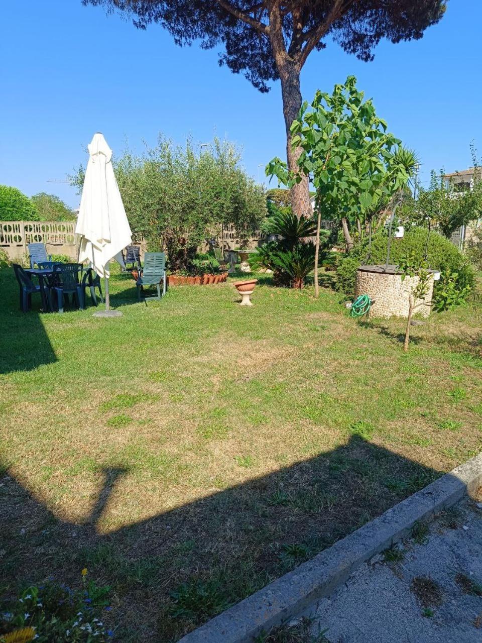 Regina Sul Mare Villa Terracina Buitenkant foto