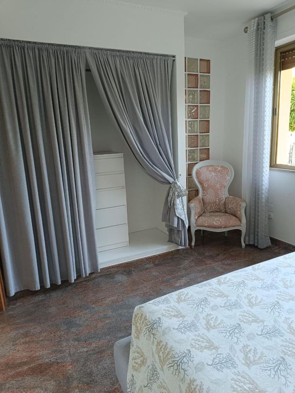 Regina Sul Mare Villa Terracina Buitenkant foto