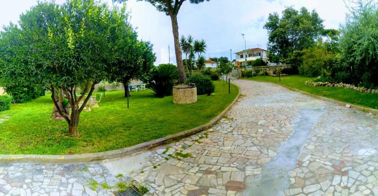 Regina Sul Mare Villa Terracina Buitenkant foto